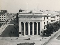 Martićeva ulica. Trg Jože Vlahovića (današnji Trg hrvatskih velikana) oko 1955.-1960. godine